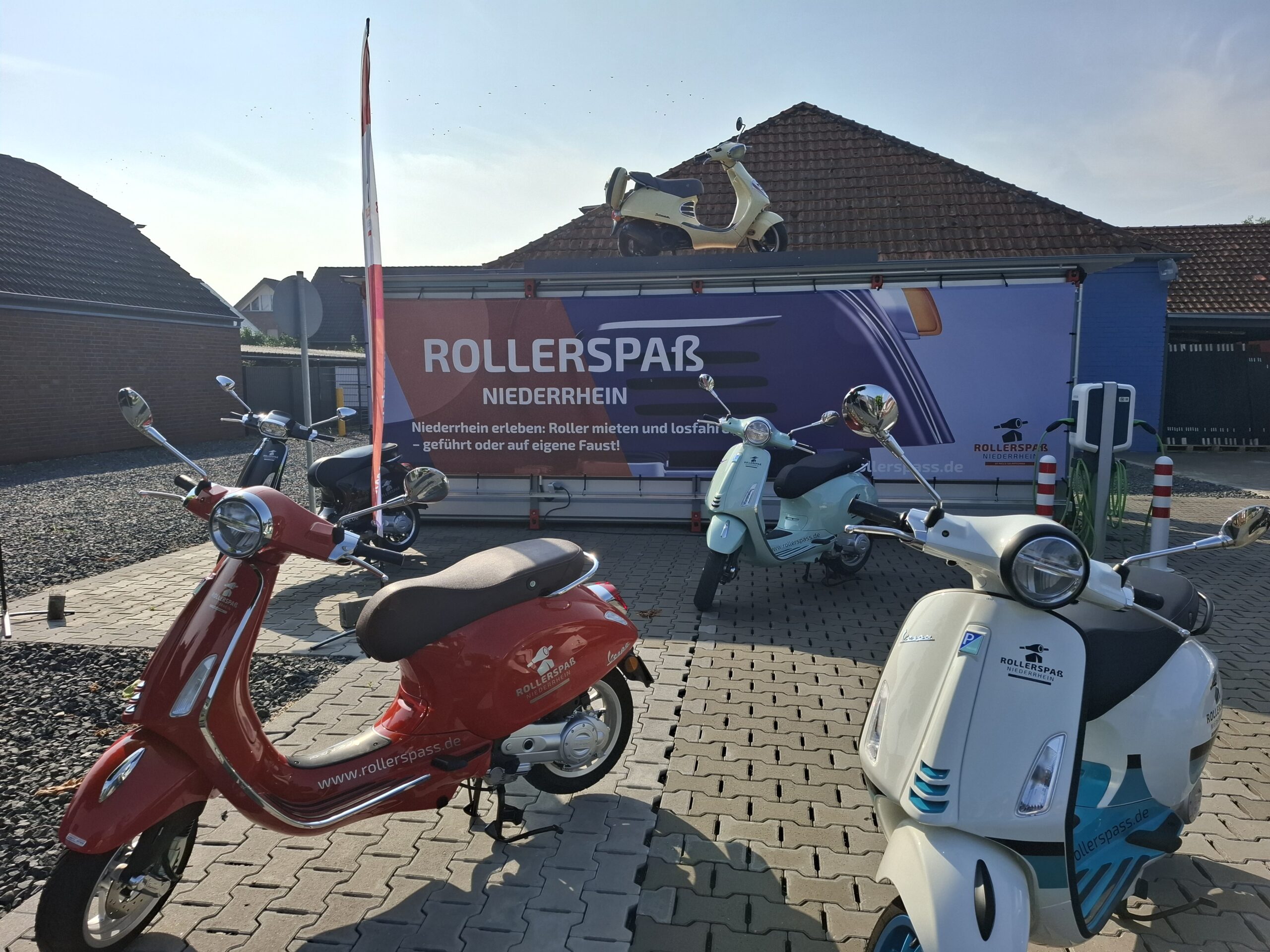 Vespa Primavera und Sprint vor dem Start